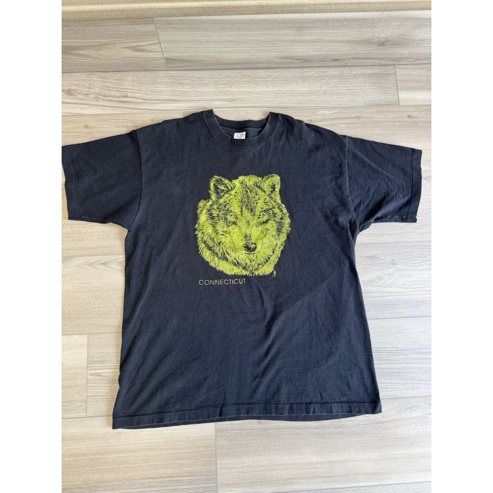 Vintage UCONN Connecticut Huskies NCAA T Shirt XL Fruit Of The Loom Made‎ In USA